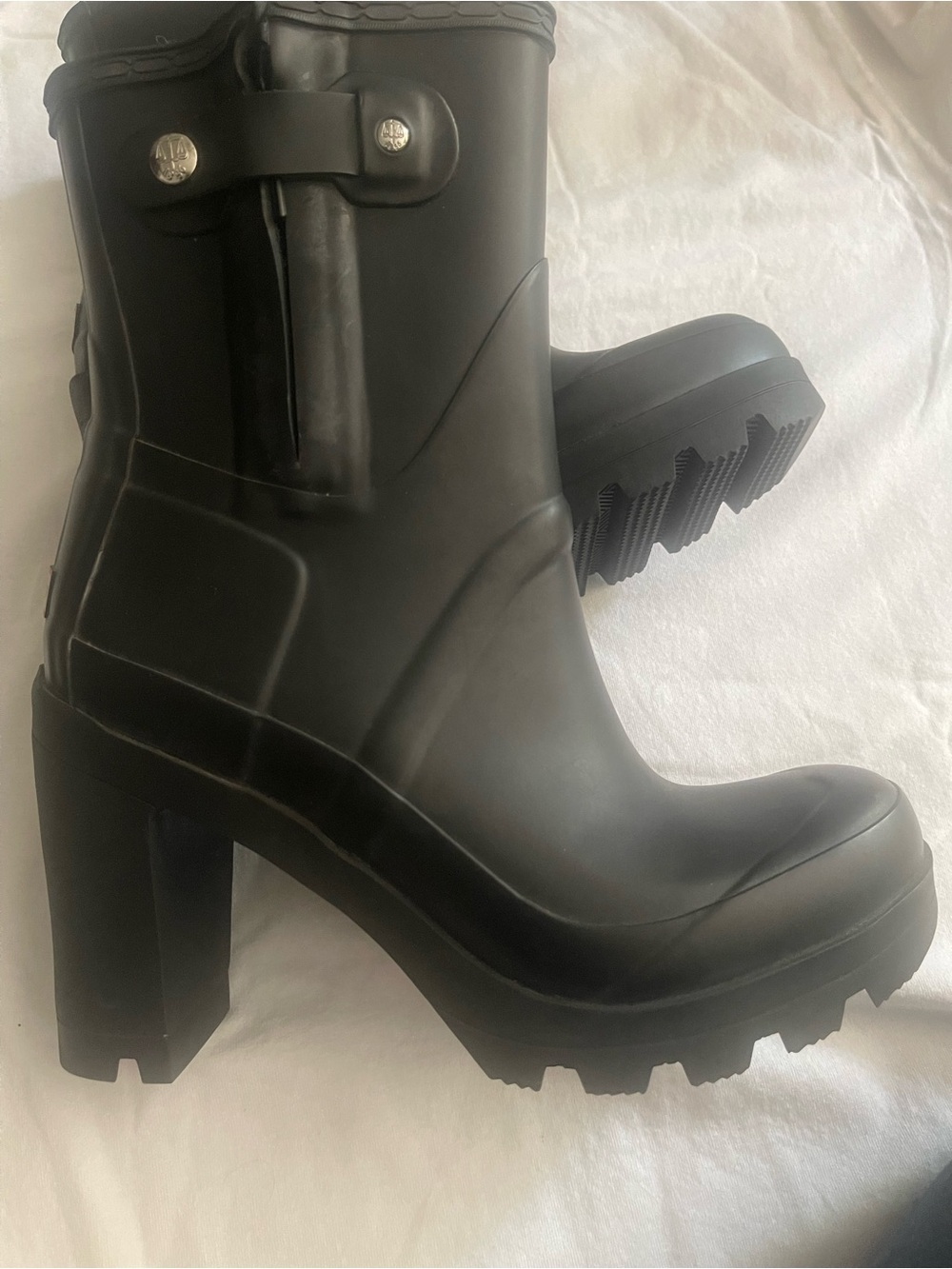 Hunter Black Chunky-Heel Waterproof Ankle Boot - Picture 4 of 8
